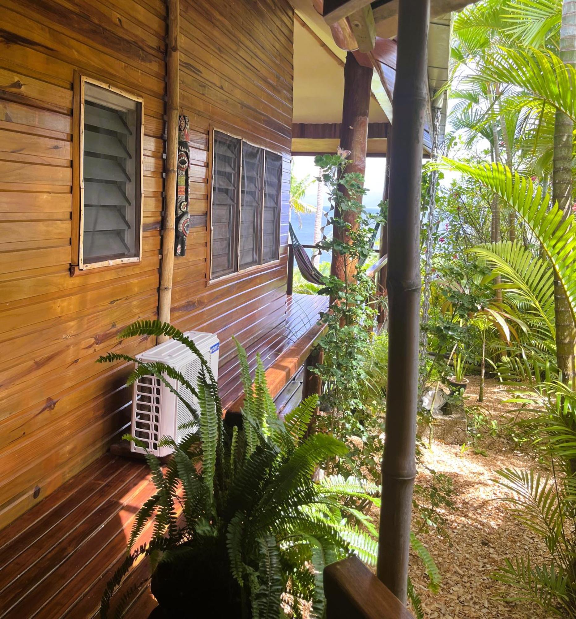 Naveria Heights Lodge Savusavu Exterior photo